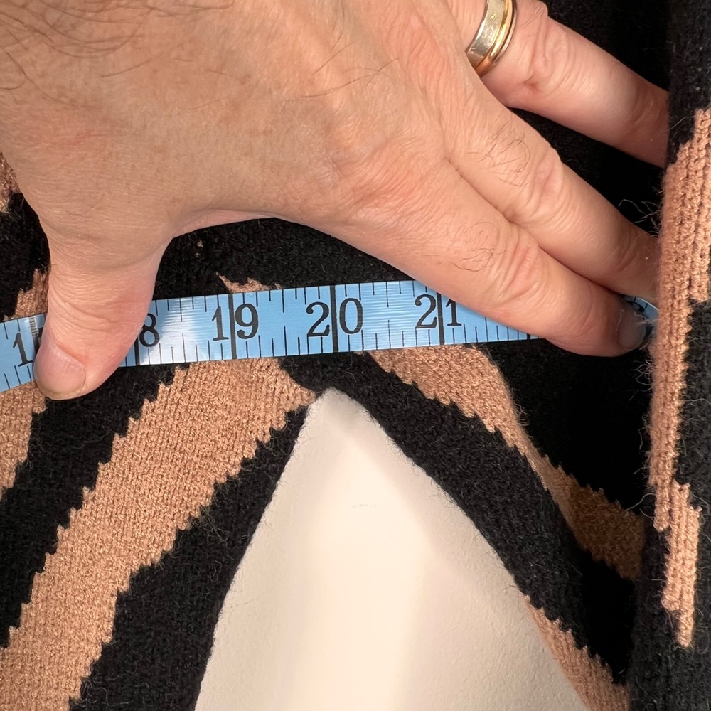APRICOT Black and Pink Knit Sweater, NWT, Size:M, Gorgeous and Sexy Vibes - Picture 9 of 10
